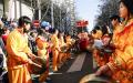 2月17日，巴黎13区中国新年彩妆大游行登场。