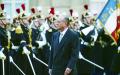 2004年1月5日，希拉克在爱丽舍宫。（AFP/Getty Images）