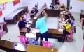 日前，广东潮州古巷镇某村的三名村官员，在开会期间互相撕打起来。（视频截图）
