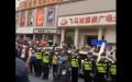 全国爆发抗议潮，图为深圳飞马城服装广场商家示威（图片来源：视频截图）