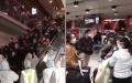 大批海外华人受中共政府谎言蒙蔽返回中国大陆。（图片来源：视频截图）
