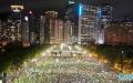 今天是六四31周年，香港市民无惧禁令，坚持到维园烛光悼念六四。（图片来源：Adrian/看中国）