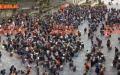 中越边境于10月20日当天涌现900人欲出境前往越南打工，引发社会关注。（图片来源：网络图片）