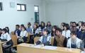 河北师范大学给外籍留学生配女伴引热议。（视频截图）