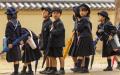 日本奈良，刚刚放学的小学生。(123RF)