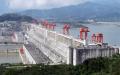 海陆空立体保卫三峡条例将重庆排除在保卫工作外，此举凸显了三峡工程的一大隐患。图为三峡大坝。（图片来源：维基百科）