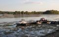 8月12日，德国奥斯特里希温克尔（Oestrich Winkel）附近莱茵河水（Rhine River）位低于40厘米，船舶运输越来越困难。（图片来源：YANN SCHREIBER/AFP/Getty Images）
