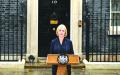 英国新任首相特拉斯，于6日在唐宁街10号官邸前发表演讲。（Getty Images）