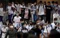 北京刚参加完高考的学生走出校门。（示意图）（图片来源：Getty Images）