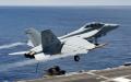一架F/A-18F超级大黄蜂从美国海军尼米兹号航空母舰的甲板上起飞。（U.S. Navy/ Dalton Reidhead/ CC BY 2.0）