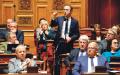 参议院共和党小组主席赫泰约在参议院审议新移民法案时发言。（LUDOVIC MARIN/AFP via Getty Images）