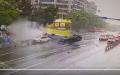 江西抚州一车闯红灯高速撞向三车，致1死3伤。（图片来源：视频截图）