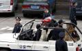2005年4月17日，中国员警在广州天河体育场巡逻。(图片来源:STR/AFP via Getty Images)