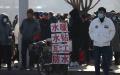 大陆南方多地人员密集的劳务市场流传《告全国人民书》。图为辽宁沈阳一劳务市场。（图片来源：Getty Images）