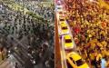 河南郑州大学生“夜骑开封”爆火，引发北京等多地大学生参与其中。（图片来源：视频截图）
