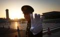北京人民大会堂武警（图片来源：MARK RALSTON/AFP via Getty Images ）
