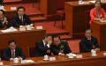 2018年3月17日，时任中共国务委员杨洁篪（左二）在中共第十三届全国人民代表大会第一次会议第五次全体会议期间，与中央军委副主席张又侠（右二）交谈。（图片来源：Getty Images）