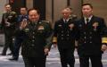 2024年4月22日，时任中央军委会副主席张又侠抵达青岛，在西太平洋海军研讨会开幕式前与会人员合影留念。（图片来源：Kevin Frayer/Getty Images）