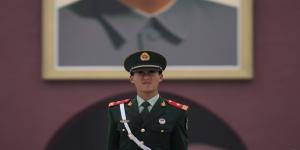 近期，国际调查记者同盟（ICIJ）爆出震撼内幕，中共滥用红色通缉，跨国追杀“H”（化名），牵出赵薇断情、马云求情的离奇一幕，更揭开前公安副部长孙力军疑似泄露武汉P4实验室活体实验黑幕的惊人真相。（图片来源: FRED DUFOUR/AFP via Getty Images)