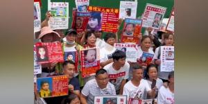 中国部分失踪儿童的家人聚集一起在寻找孩子。（图片来源：网路截图）