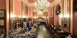 华沙韦德尔巧克力酒廊内部（Adrian Grycuk/Wikipedia/CC BY-SA 3.0 pl）