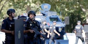 西班牙警察（PIERRE-PHILIPPE MARCOU/AFP via Getty Images）