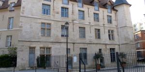 位于巴黎13区的白王后城堡（Siren-Com/Wikipidia/CC BY-SA 3.0）