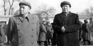 1953年，彭德怀与毛泽东。（图片来源：公有领域）