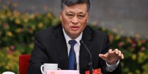 2024年3月7日，时任新疆党委书记马兴瑞在北京人民大会堂第十四届全国人民代表大会新疆代表团会议上致词。（图片来源：GREG BAKER/AFP via Getty Images）