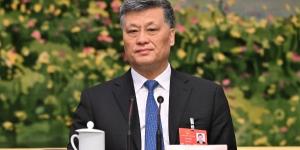 2025年3月7日，时任新疆党委书记马兴瑞在北京人民大会堂出席全国人大新疆代表团会议。（图片来源：ADEK BERRY/AFP via Getty Images）