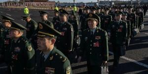 2026年3月9日，中共军方代表前往北京人民大会堂，参加全国人民代表大会第二次全体会议。（图片来源：Kevin Frayer/Getty Images）