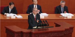 2026年3月5日，中共全国人大常委会副委员长李鸿忠在北京人民大会堂举行的全国人民代表大会开幕式上发言。（图片来源：Lintao Zhang/Getty Images）