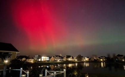 北京天空出现极光。（图片来源：网路截图）