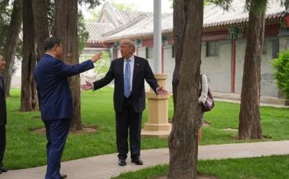 2026年5月15日，美国总统川普访问北京中南海领导人办公区。（图片来源： Mark Schiefelbein / POOL / AFP via Getty Images）