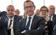 法国共和党党员推选该党主席勒塔约（中）为总统候选人。（Jean-Christophe VERHAEGEN / AFP via Getty Images）