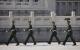 在北京天安门执勤的军警（Tim Graham/Getty Images）