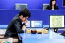 人机围棋大战            人工智能完胜                      人类需要重新审视人工智能吗？ 