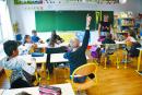 法国初次试验获普遍好评               小学一年级12人小班制