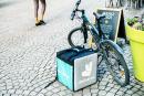 法国Deliveroo外卖平台送餐员在8月7日再度罢工抗议低工资。（123RF）