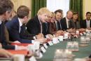 英国首相鲍里斯•约翰逊在大选后的首次内阁会议上发表讲话。（Getty Images）