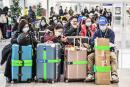 2020年1月31日，在意大利罗马Fiumicino机场的候机楼等候登机的乘客，由于受疫情影响，许多航空公司停止或减少了飞往中国的航班。（图片来源：TIZIANA FABI/AFP via Getty Images）