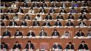 两会上的官员们（Ed Jones/AFP/GettyImages）
