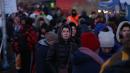 2022年3月11日，在波兰边境等待汽车的乌克兰人（图片来源：Sean Gallup/Getty Images）