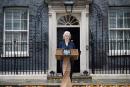 10月20日，特拉斯（Liz Truss）在唐宁街10号（10 Downing Street）发表声明宣布正式辞去保守党主席职务，成为英国史上任期最短的首相。（DANIEL LEAL/AFP/Getty Images）