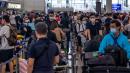中国发布优化防疫新10条规定首日，大陆一亿多人关注“移民”。（图片来源：Getty Images)