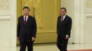 2022年10月23日，习近平带领中共新一届政治局常委与中外媒体见面。李强排在习近平后面的第二位。
