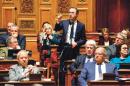参议院共和党小组主席赫泰约在参议院审议新移民法案时发言。（LUDOVIC MARIN/AFP via Getty Images）