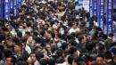 重庆市一场招聘会上人山人海。（Getty Images）
