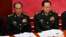 2023年3月4日，中共中央军事委员会副主席何卫东（左）、张又侠（右）在北京人民大会堂出席中国人民政治协商会议开幕式。（图片来源：NOEL CELIS/AFP via Getty Images）