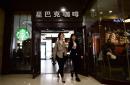 北京一家星巴克（图片来源：WANG ZHAO/AFP via Getty Images)